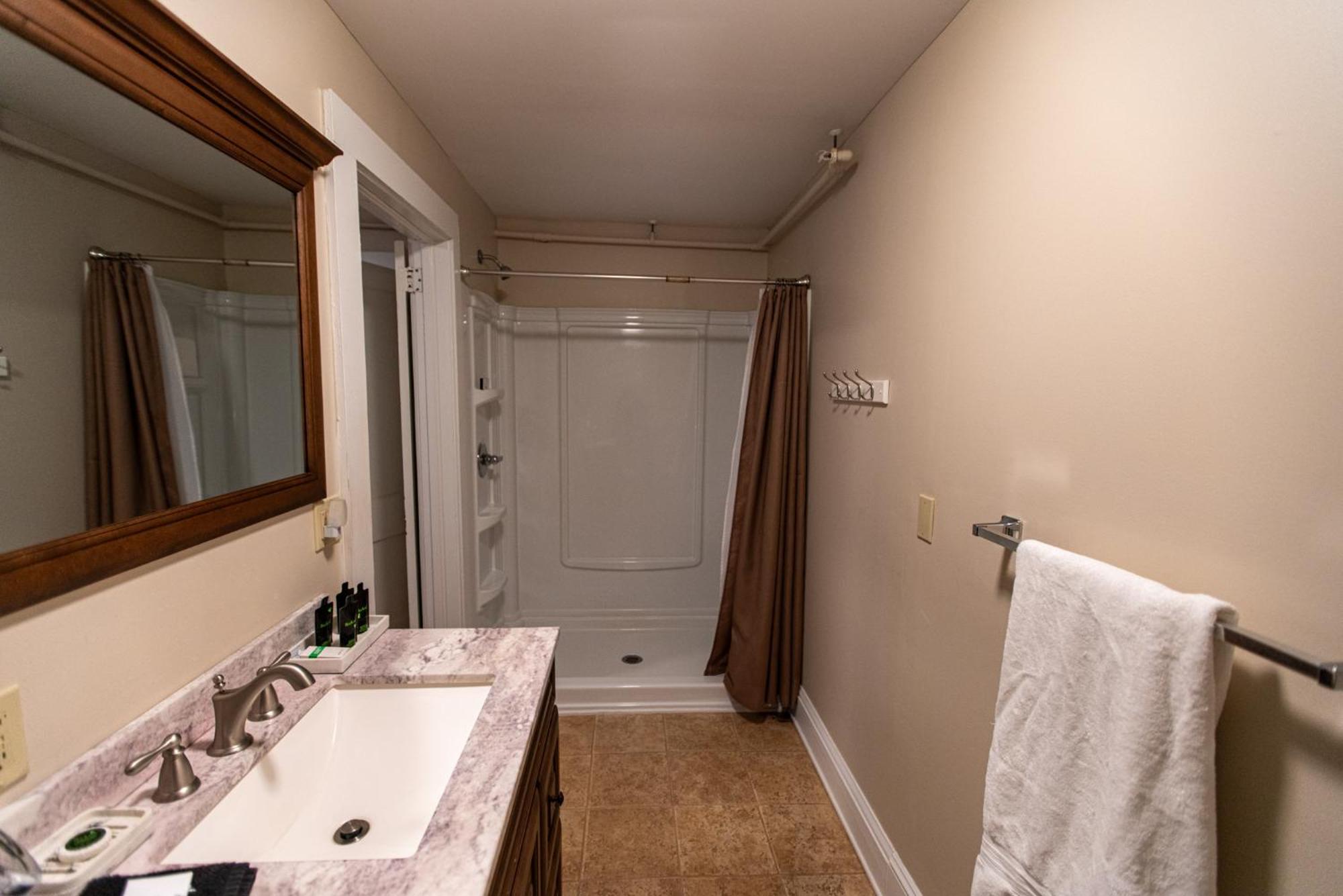 The Escape Apartment Lewisburg Exterior photo